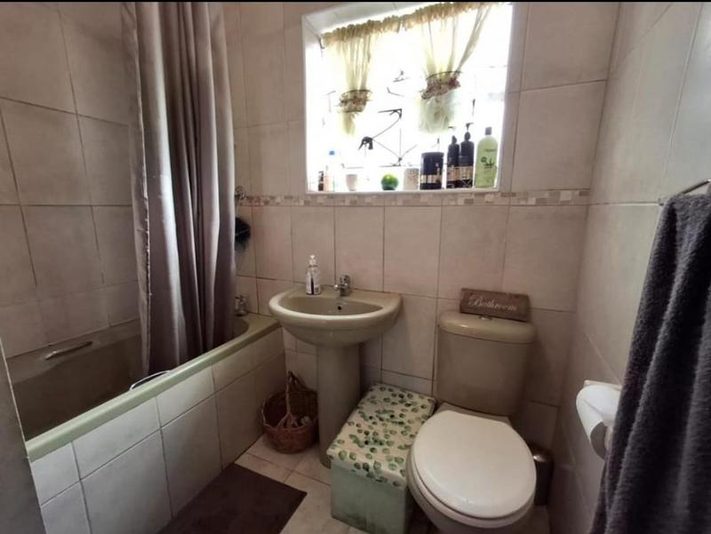 2 Bedroom Property for Sale in Portlands Western Cape